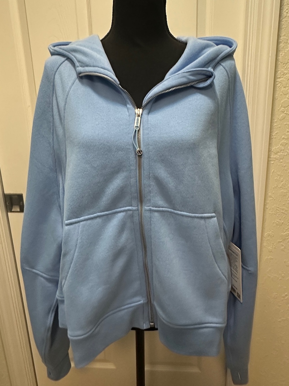 NWT Lululemon Scuba Oversized Full
Zip hoodie size XL/XXL